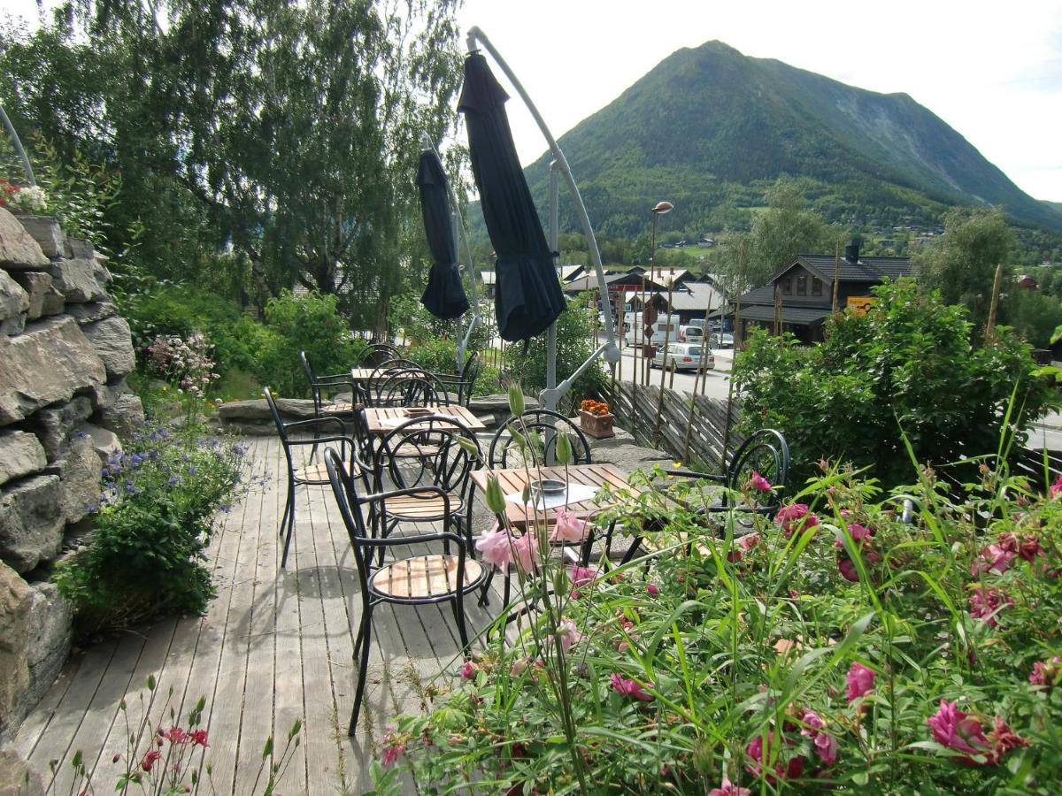 Fossheim Hotel Lom Extérieur photo